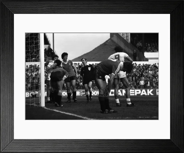 Framed Print : Leeds United 0 v. Manchester United 0. April 1982 MF06-22 Local Caption Division Framed Print : Leeds United 0 v. Manchester United 0. April 1982 MF06-22 Local Caption Division