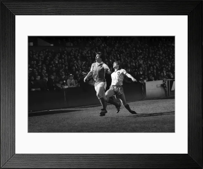 Framed Print : Rotherham United 2 v. Grimsby 2. April 1982 MF06-26-007 Local Caption Division 1