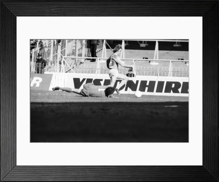 Framed Print : Manchester City 0 v. Liverpool 5. April 1982 MF06-25-041 Local Caption Division 1 Framed Print : Manchester City 0 v. Liverpool 5. April 1982 MF06-25-041 Local Caption Division 1