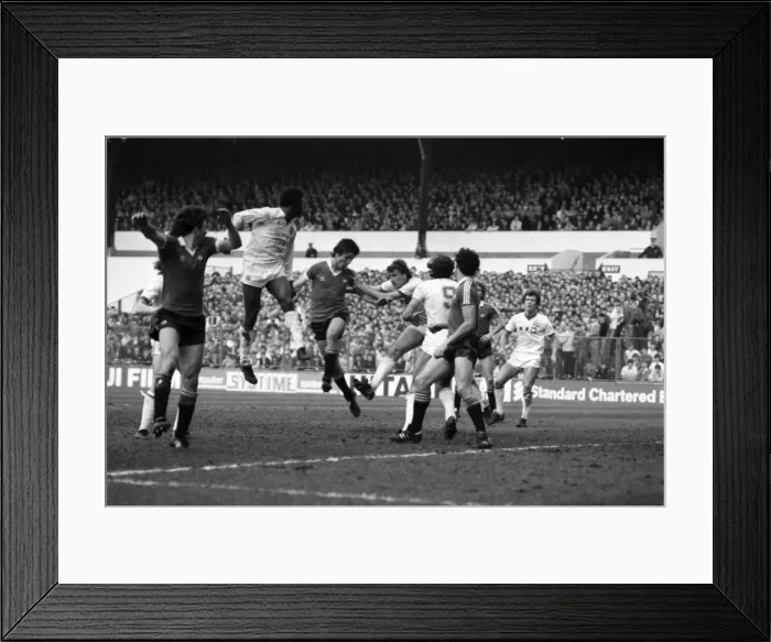 Framed Print : Leeds United 0 v. Manchester United 0. April 1982 MF06-22-058 Local Caption