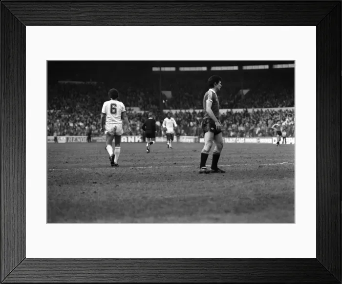 Framed Print : Leeds United 0 v. Manchester United 0. April 1982 MF06-22-056 Local Caption Framed Print : Leeds United 0 v. Manchester United 0. April 1982 MF06-22-056 Local Caption