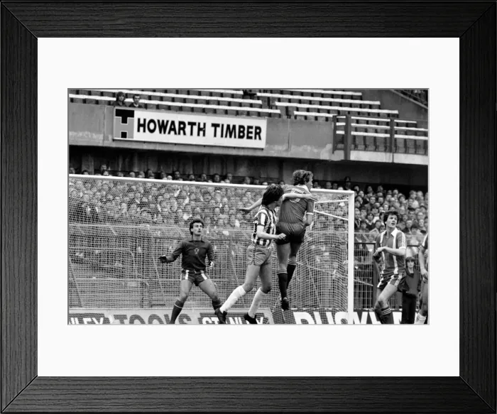 Framed Print : Sheffield Wed. 2 v. Leyton Orient 0. March 1982 MF06-21-045 Local Caption Framed Print : Sheffield Wed. 2 v. Leyton Orient 0. March 1982 MF06-21-045 Local Caption
