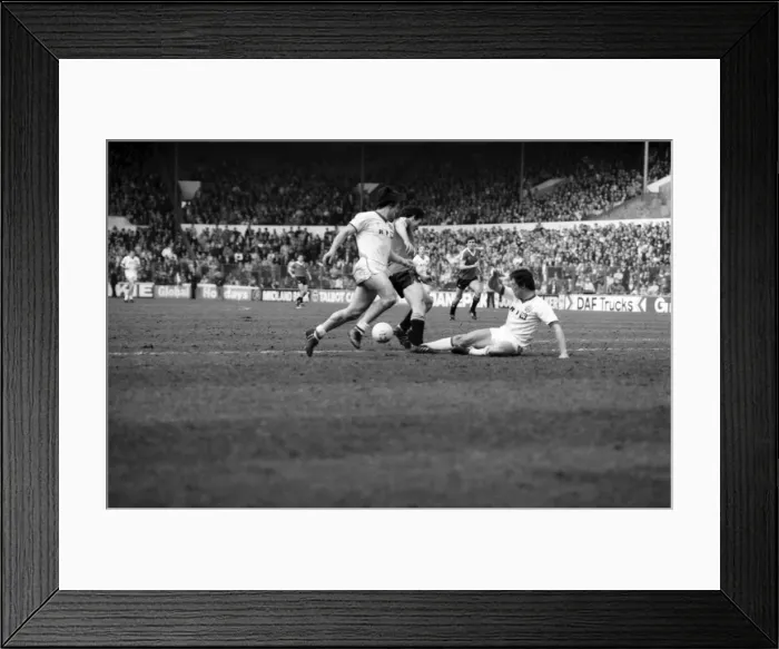 Framed Print : Leeds United 0 v. Manchester United 0. April 1982 MF06-22-067 Local Caption Framed Print : Leeds United 0 v. Manchester United 0. April 1982 MF06-22-067 Local Caption