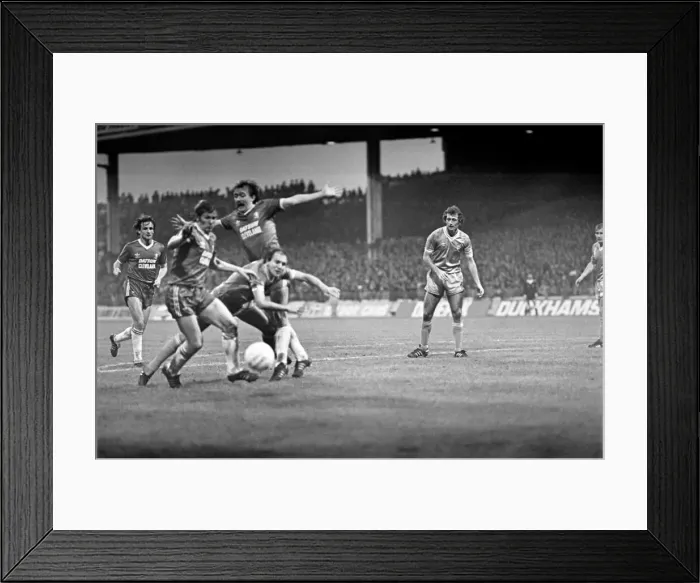 Framed Print : English League Division One match at Maine Road. Manchester City 3 v Middlesbrough 2 Framed Print : English League Division One match at Maine Road. Manchester City 3 v Middlesbrough 2