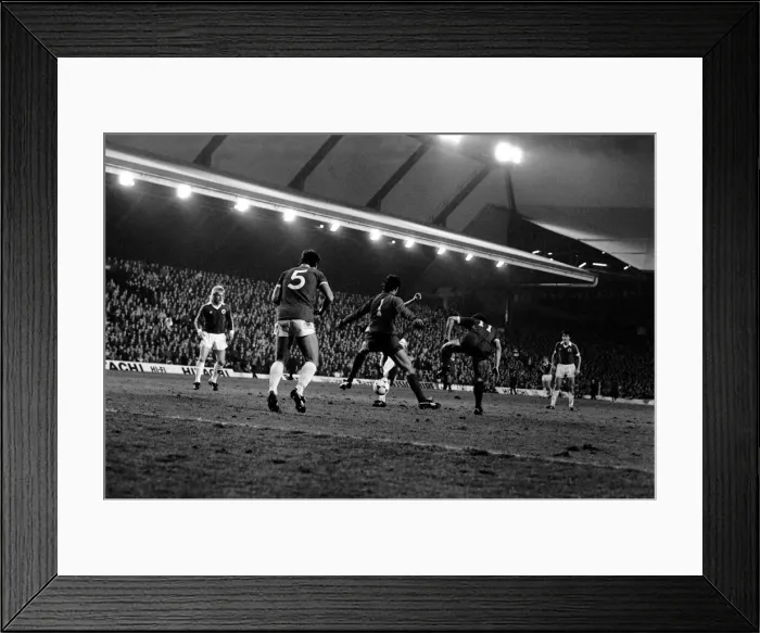 Framed Print : English League Division One match at Anfield. Liverpool 3 v Everton 1 Framed Print : English League Division One match at Anfield. Liverpool 3 v Everton 1