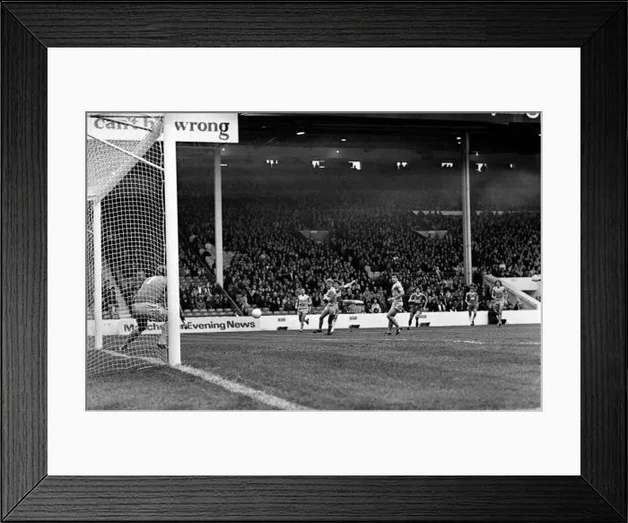 Framed Print : English League Division One match at Maine Road. Manchester City 3 v Middlesbrough 2 Framed Print : English League Division One match at Maine Road. Manchester City 3 v Middlesbrough 2