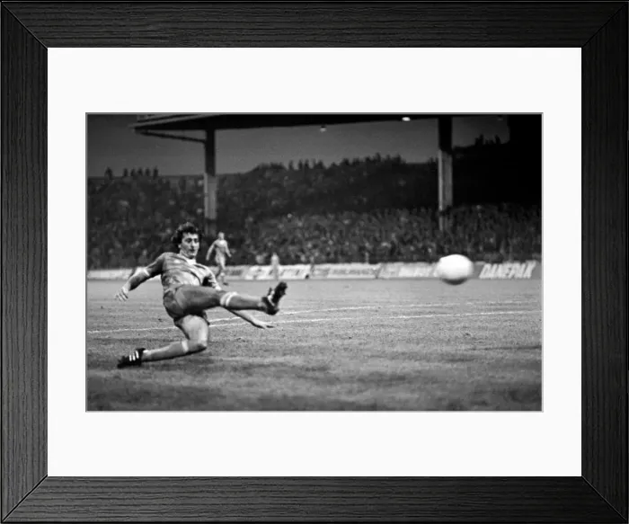 Framed Print : English League Division One match at Maine Road. Manchester City 3 v Middlesbrough 2 Framed Print : English League Division One match at Maine Road. Manchester City 3 v Middlesbrough 2