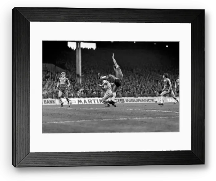 Framed Print : English League Division One match at Maine Road. Manchester City 3 v Middlesbrough 2 Framed Print : English League Division One match at Maine Road. Manchester City 3 v Middlesbrough 2