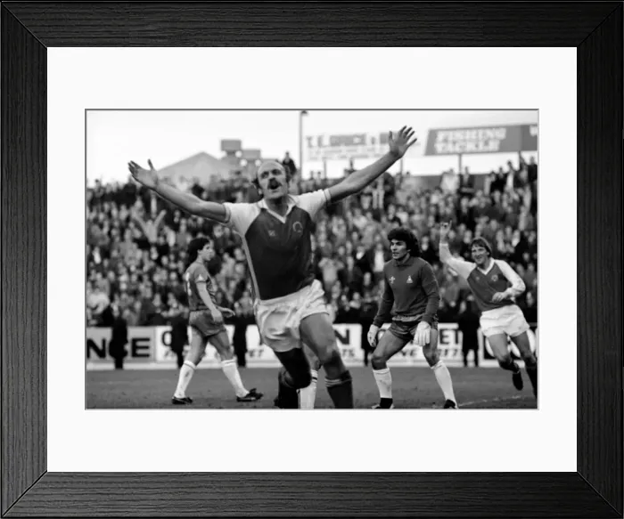 Framed Print : Rotherham United 6 v. Chelsea 0. Division 2 Football October 1981 MF04-14-055 Framed Print : Rotherham United 6 v. Chelsea 0. Division 2 Football October 1981 MF04-14-055
