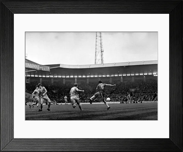 Framed Print : English League Division One match at Maine Road. Manchester City 3 v Middlesbrough 2 Framed Print : English League Division One match at Maine Road. Manchester City 3 v Middlesbrough 2