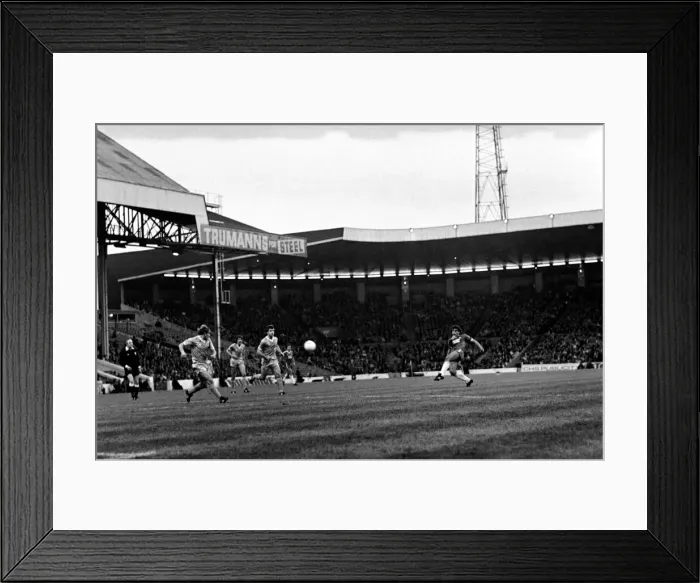 Framed Print : English League Division One match at Maine Road. Manchester City 3 v Middlesbrough 2