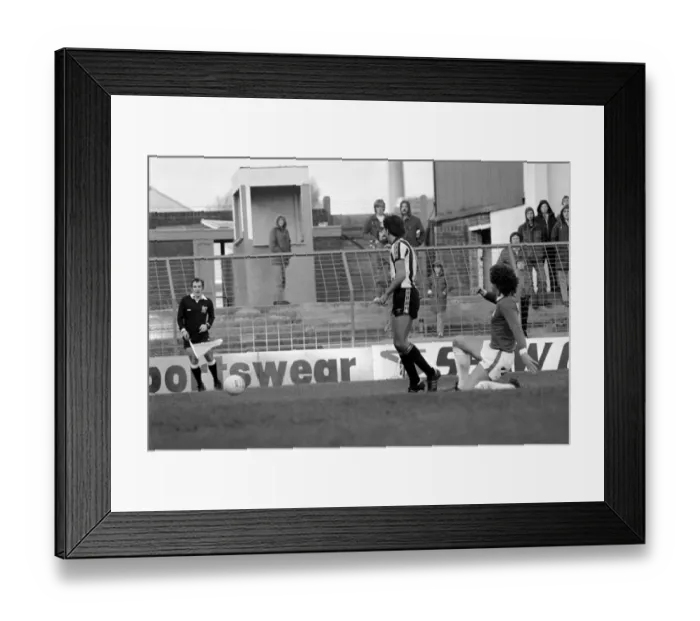 Framed Print : Oldham 3 v. Newcastle United 1. Division 2 Football October 1981 MF04-13-086