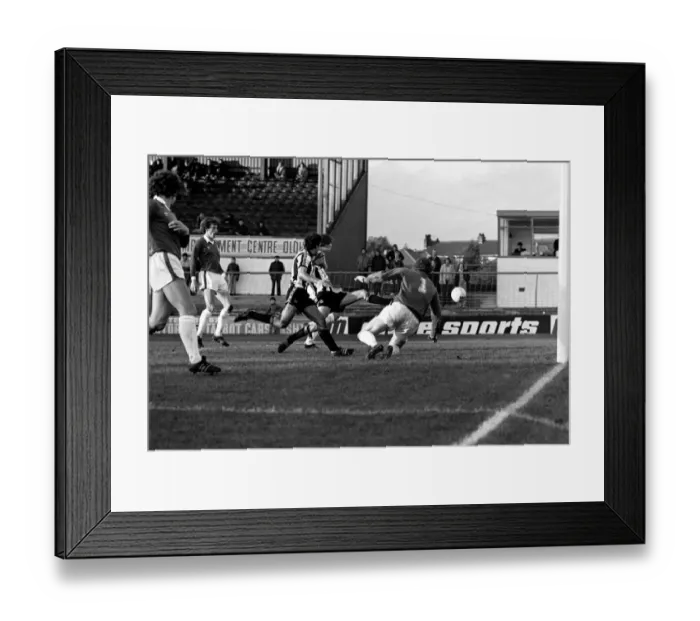 Framed Print : Oldham 3 v. Newcastle United 1. Division 2 Football October 1981 MF04-13-009