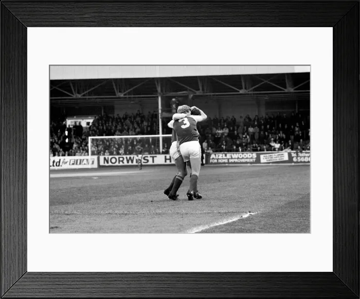 Framed Print : Rotherham United 6 v. Chelsea 0. Division 2 Football October 1981 MF04-14-016 Framed Print : Rotherham United 6 v. Chelsea 0. Division 2 Football October 1981 MF04-14-016