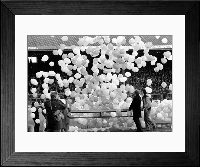 Framed Print : Oldham 3 v. Newcastle United 1. Division 2 Football October 1981 MF04-13-026 Framed Print : Oldham 3 v. Newcastle United 1. Division 2 Football October 1981 MF04-13-026