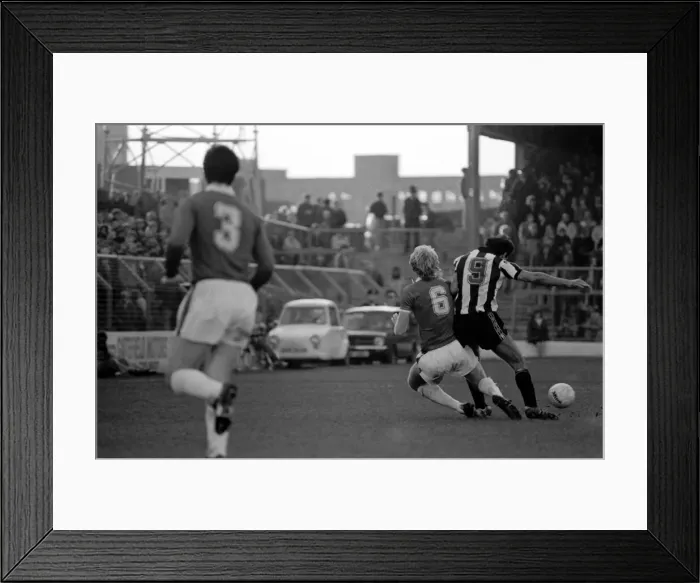 Framed Print : Oldham 3 v. Newcastle United 1. Division 2 Football October 1981 MF04-13-019 Framed Print : Oldham 3 v. Newcastle United 1. Division 2 Football October 1981 MF04-13-019