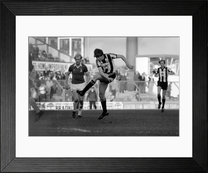 Framed Print : Oldham 3 v. Newcastle United 1. Division 2 Football October 1981 MF04-13-119 Framed Print : Oldham 3 v. Newcastle United 1. Division 2 Football October 1981 MF04-13-119