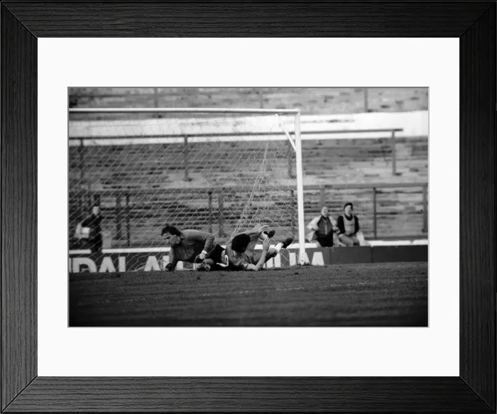 Framed Print : English League Division Two match at Stamford Bridge. Chelsea 1 v Shrewsbury 2 Framed Print : English League Division Two match at Stamford Bridge. Chelsea 1 v Shrewsbury 2