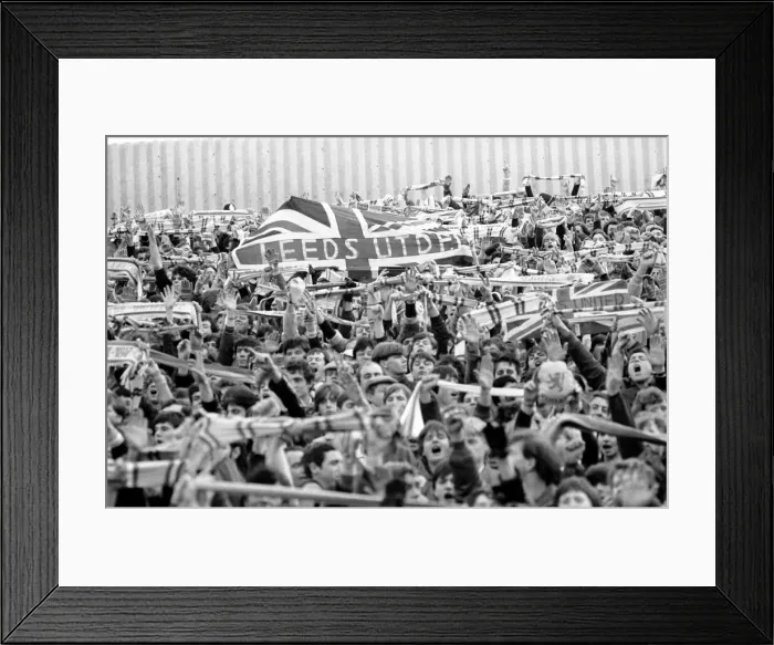 Framed Print : English FA Cup Fourth Round match at Highbury. Arsenal 1 v Leeds United 1 Framed Print : English FA Cup Fourth Round match at Highbury. Arsenal 1 v Leeds United 1