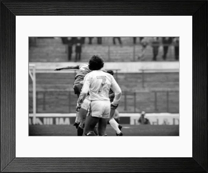 Framed Print : Chelsea v. Crystal Palace. November 1982 LF11-10-039