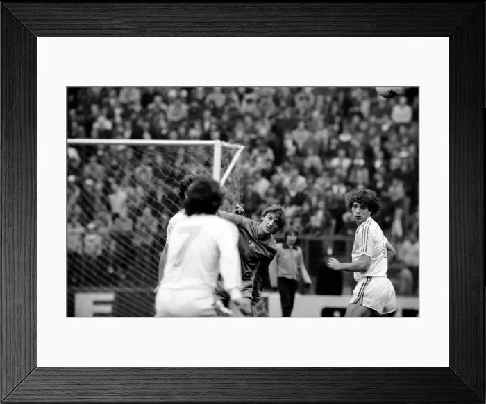 Framed Print : Chelsea v. Crystal Palace. November 1982 LF11-10-043