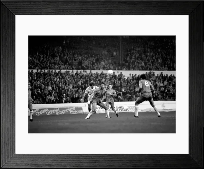 Framed Print : Chelsea v. Crystal Palace. November 1982 LF11-10-003 Framed Print : Chelsea v. Crystal Palace. November 1982 LF11-10-003