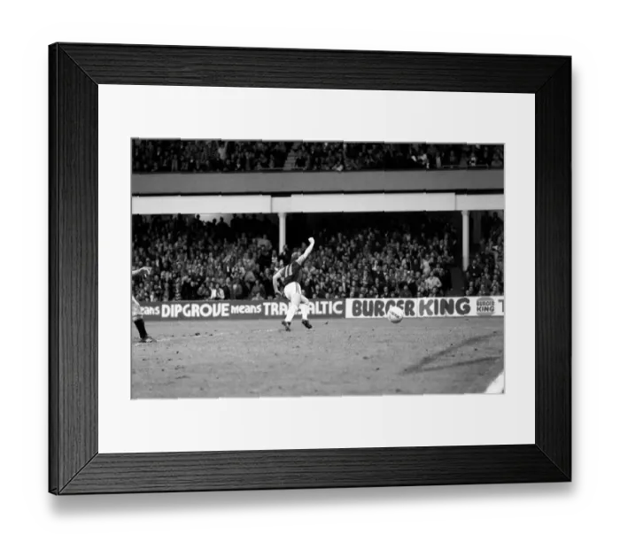 Framed Print : English League Division One match at Upton Park. West Ham United 3 v Manchester United 1