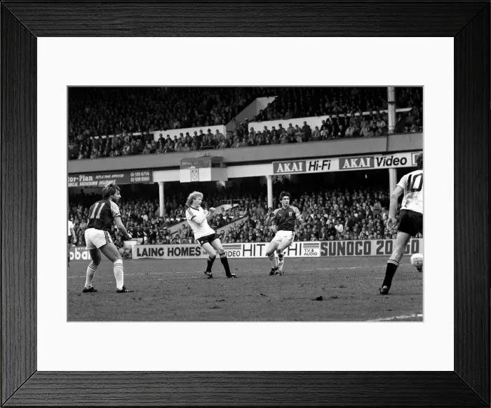Framed Print : English League Division One match at Upton Park. West Ham United 3 v Manchester United 1