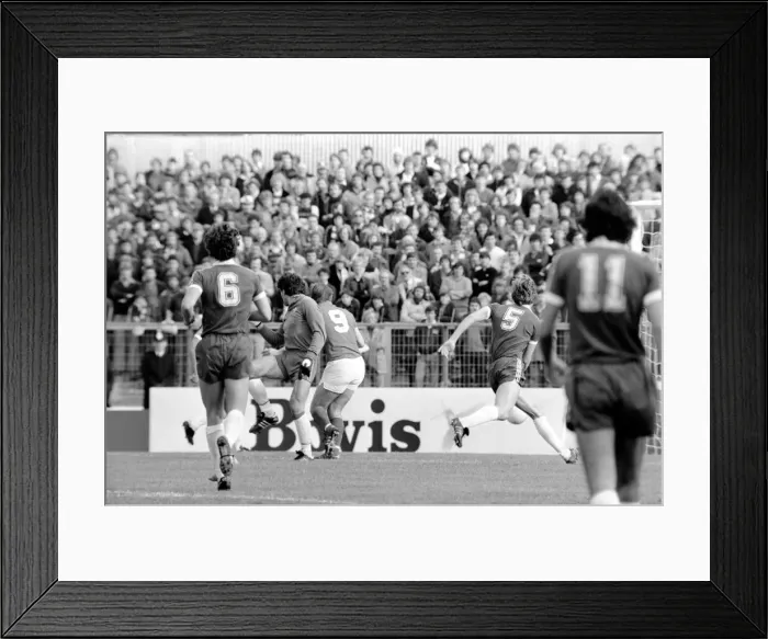 Framed Print : Division 2 football. Chelsea 3 v. Grimsby 0 October 1980 LF04-46-015 Framed Print : Division 2 football. Chelsea 3 v. Grimsby 0 October 1980 LF04-46-015