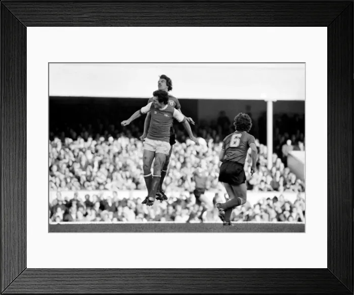 Framed Print : Division 1 football. Arsenal 2 v. Sunderland 2. October 1980 LF04-44 Framed Print : Division 1 football. Arsenal 2 v. Sunderland 2. October 1980 LF04-44