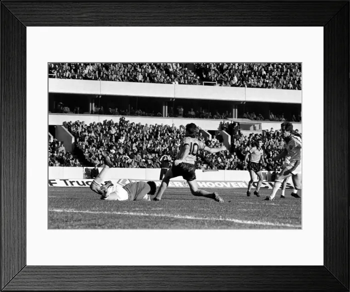 Framed Print : Football Division 1. Aston Villa 3 v. Tottenham Hotspur 0. October 1980 LF04-43-048 Framed Print : Football Division 1. Aston Villa 3 v. Tottenham Hotspur 0. October 1980 LF04-43-048