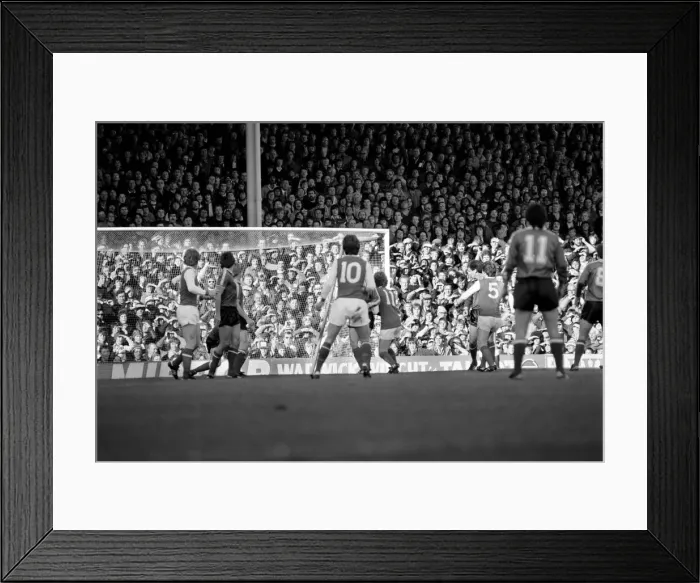 Framed Print : Division 1 football. Arsenal 2 v. Sunderland 2. October 1980 LF04-44-026 Framed Print : Division 1 football. Arsenal 2 v. Sunderland 2. October 1980 LF04-44-026