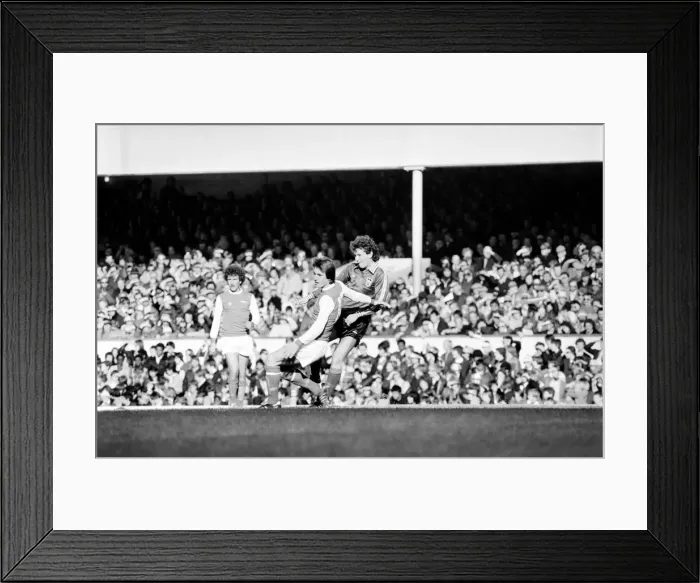 Framed Print : Division 1 football. Arsenal 2 v. Sunderland 2. October 1980 LF04-44-016 Framed Print : Division 1 football. Arsenal 2 v. Sunderland 2. October 1980 LF04-44-016