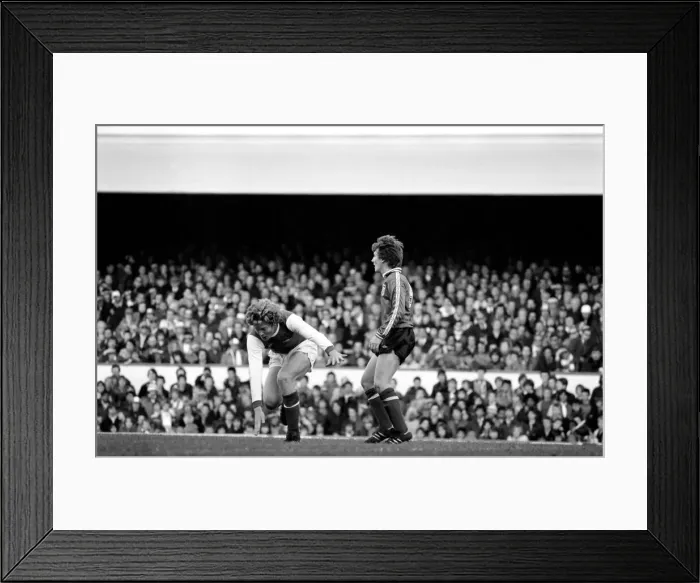 Framed Print : Division 1 football. Arsenal 2 v. Sunderland 2. October 1980 LF04-44-106