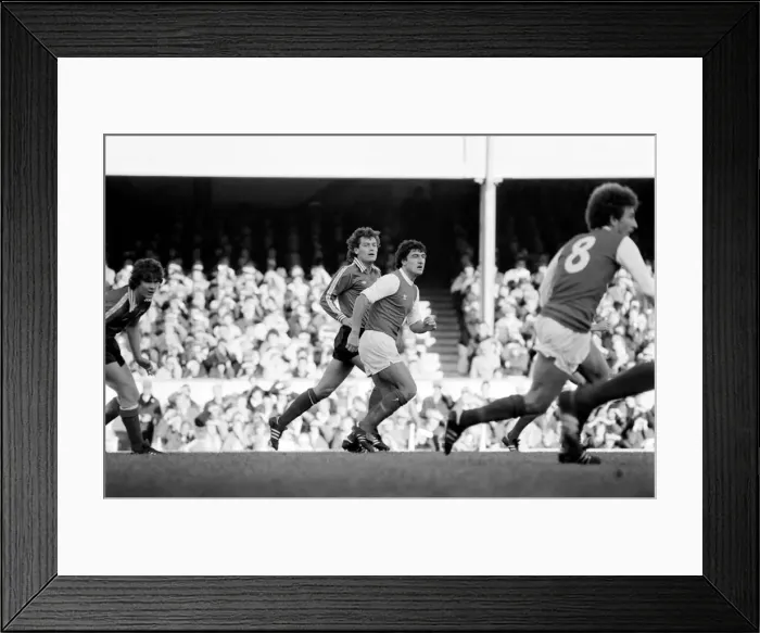 Framed Print : Division 1 football. Arsenal 2 v. Sunderland 2. October 1980 LF04-44-054 Framed Print : Division 1 football. Arsenal 2 v. Sunderland 2. October 1980 LF04-44-054