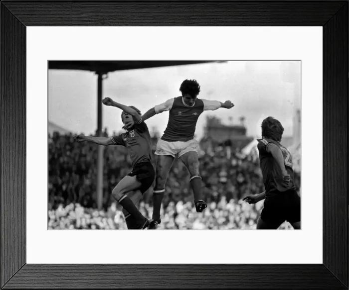 Framed Print : Division 1 football. Arsenal 2 v. Sunderland 2. October 1980 LF04-44-009 Framed Print : Division 1 football. Arsenal 2 v. Sunderland 2. October 1980 LF04-44-009