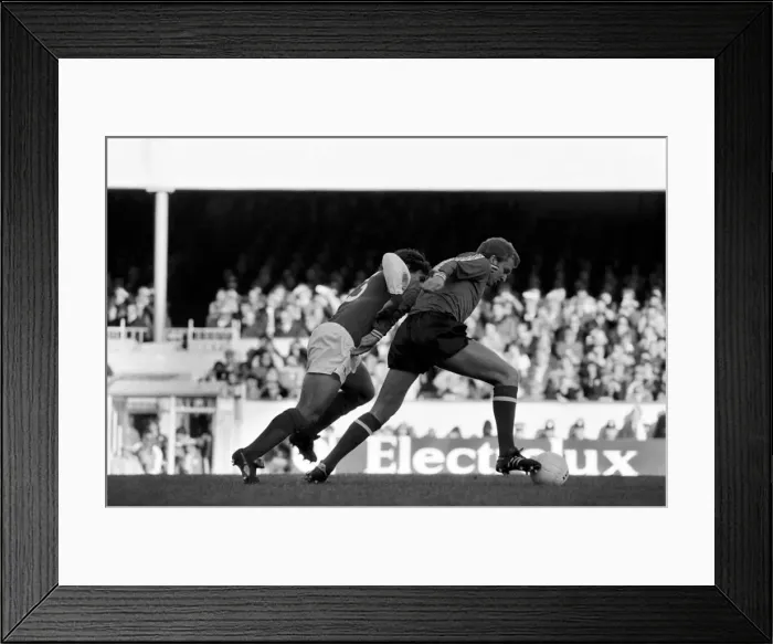 Framed Print : Division 1 football. Arsenal 2 v. Sunderland 2. October 1980 LF04-44-074 Framed Print : Division 1 football. Arsenal 2 v. Sunderland 2. October 1980 LF04-44-074
