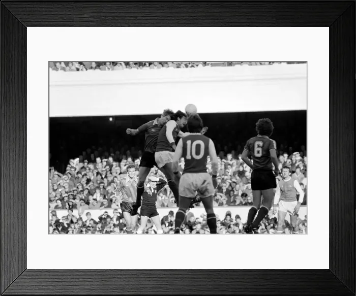 Framed Print : Division 1 football. Arsenal 2 v. Sunderland 2. October 1980 LF04-44-069 Framed Print : Division 1 football. Arsenal 2 v. Sunderland 2. October 1980 LF04-44-069