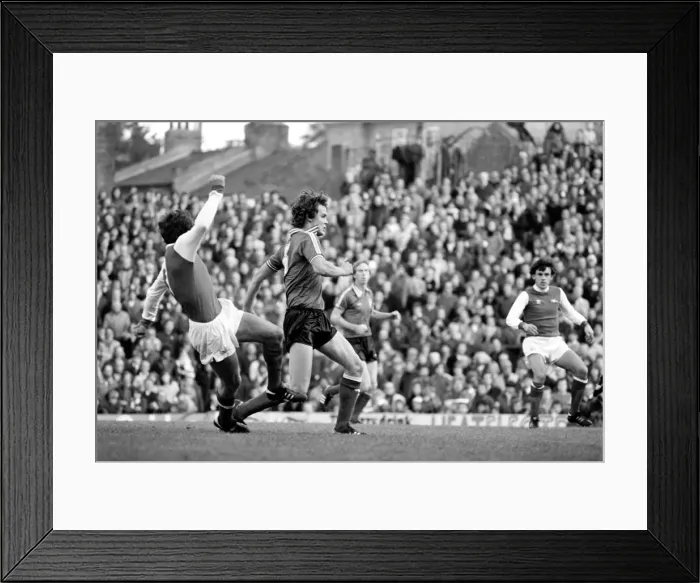 Framed Print : Division 1 football. Arsenal 2 v. Sunderland 2. October 1980 LF04-44-034
