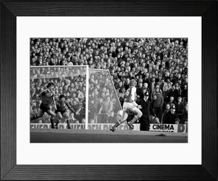 Framed Print : Division 1 football. Arsenal 2 v. Sunderland 2. October 1980 LF04-44-121 Framed Print : Division 1 football. Arsenal 2 v. Sunderland 2. October 1980 LF04-44-121