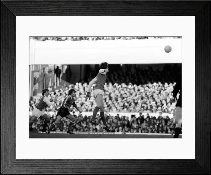 Framed Print : Division 1 football. Arsenal 2 v. Sunderland 2. October 1980 LF04-44-101 Framed Print : Division 1 football. Arsenal 2 v. Sunderland 2. October 1980 LF04-44-101