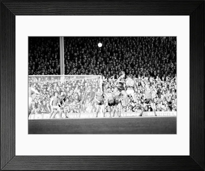 Framed Print : Division 1 football. Arsenal 2 v. Sunderland 2. October 1980 LF04-44-032 Framed Print : Division 1 football. Arsenal 2 v. Sunderland 2. October 1980 LF04-44-032