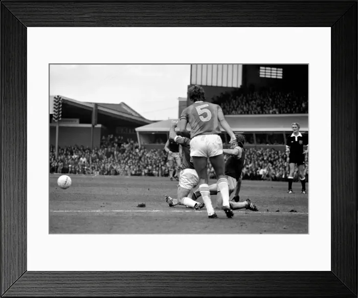 Framed Print : Division 1 football. Birmingham City 1 v. Aston Villa 2. October 1980 LF04-45-007