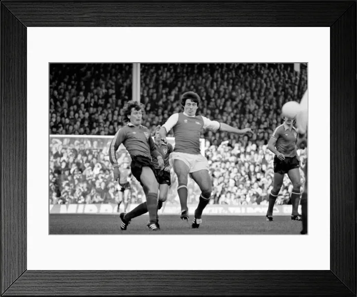Framed Print : Division 1 football. Arsenal 2 v. Sunderland 2. October 1980 LF04-44-001 Framed Print : Division 1 football. Arsenal 2 v. Sunderland 2. October 1980 LF04-44-001