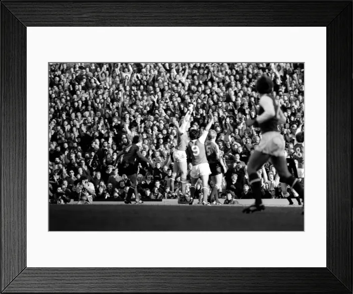 Framed Print : Division 1 football. Arsenal 2 v. Sunderland 2. October 1980 LF04-44-087