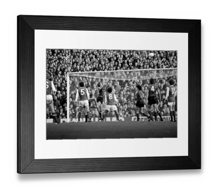 Framed Print : Division 1 football. Arsenal 2 v. Sunderland 2. October 1980 LF04-44-077 Framed Print : Division 1 football. Arsenal 2 v. Sunderland 2. October 1980 LF04-44-077