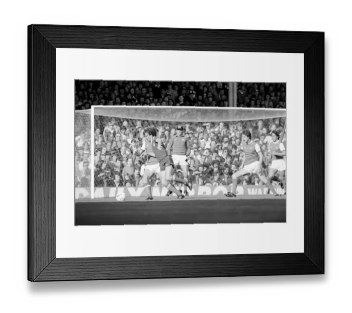 Framed Print : Division 1 football. Arsenal 1 v. Leicester 0. October 1980 LF04-38-057 Framed Print : Division 1 football. Arsenal 1 v. Leicester 0. October 1980 LF04-38-057