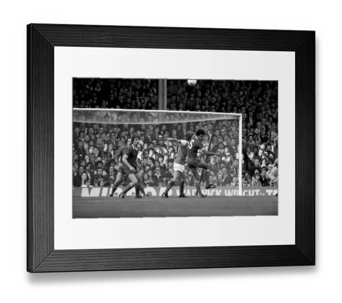 Framed Print : Division 1 football. Arsenal 1 v. Leicester 0. October 1980 LF04-38-041