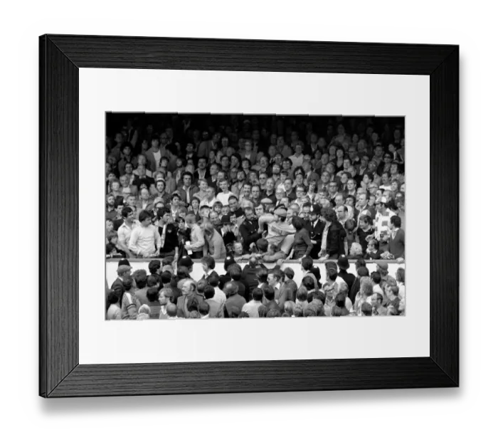 Framed Print : Division 1 football. Arsenal 1 v. Nottingham Forest 0. September 1980 LF04-37-066