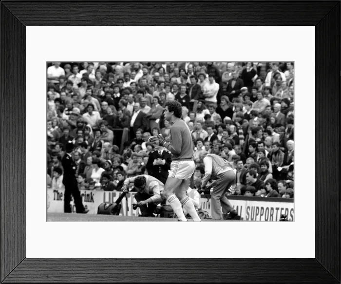 Framed Print : Division 1 football. Arsenal 1 v. Nottingham Forest 0. September 1980 LF04-37-015 Peter Framed Print : Division 1 football. Arsenal 1 v. Nottingham Forest 0. September 1980 LF04-37-015 Peter